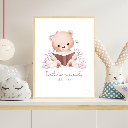 This enchanting watercolor illustration features an adorable light brown teddy bear with a sweet pi… for nursery