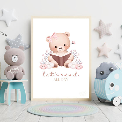 This enchanting watercolor illustration features an adorable light brown teddy bear with a sweet pi… for nursery