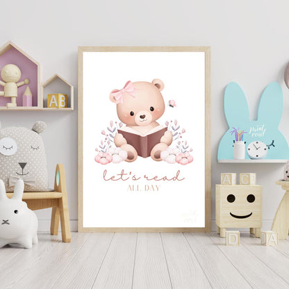 This enchanting watercolor illustration features an adorable light brown teddy bear with a sweet pi… for nursery